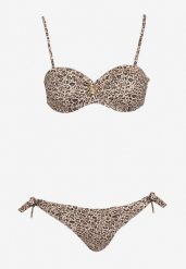 Ciemnobeżowe Dwuczęściowe Bikini Góra z Regulowanymi Ramiączkami Ozdobiona Metalową Klamrą Dół Majtki Typu Figi Wiązane po Bokach Zelmarie. Brązowe bikini Born2be, bez wzorów. Za 59.99 zł.