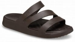 Klapki Dla Dorosłych Crocs Getaway Strappy. Brązowe klapki męskie Crocs, bez wzorów, z materiału, bez zapięcia. Za 139.99 zł.