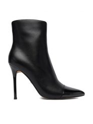 Nine West Botki CEO-MAYA-01 Czarny. Czarne botki damskie Nine West, bez wzorów, z materiału, bez obcasa, na szpilce, bez zapięcia. Za 239.99 zł.