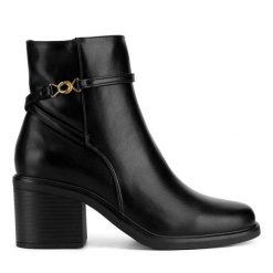 Botki Clara Barson. Czarne botki damskie Clara Barson, bez wzorów, bez obcasa, na słupku, bez zapięcia. Za 179.99 zł.
