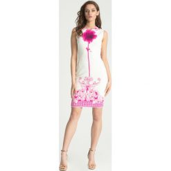 Sukienka mini. Białe sukienki damskie Versace Collection, na imprezę, z aplikacjami, bez kołnierzyka, bez ramiączek, midi, dopasowane. Za 697.00 zł.