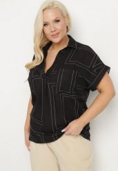 Czarna Bluzka o Koszulowym Fasonie z Wiskozy w Geometryczny Print Ralozi. Czarne bluzki damskie Born2be, l, bez wzorów, z jeansu, eleganckie, bez kołnierzyka, plus size, bez ramiączek. Za 59.99 zł.