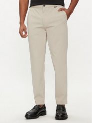 Calvin Klein Spodnie materiałowe K10K113647 Beżowy Comfort Fit. Brązowe spodnie materiałowe męskie Calvin Klein, bez wzorów, z materiału. Za 339.99 zł.