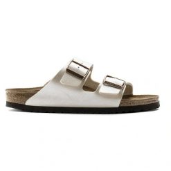 BIRKENSTOCK Arizona BF Graceful Pearl White Klapki damskie. Białe klapki damskie Birkenstock, na lato, bez wzorów, ze skóry, eleganckie, bez obcasa, bez zapięcia. Za 379.99 zł.