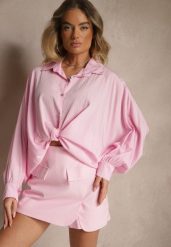 Jasnoróżowa Koszula z Wiskozą w Stylu Nietoperza Sonarielia. Czerwone koszule damskie Renee, bez wzorów, z wiskozy, eleganckie, bez kołnierzyka, bez ramiączek. Za 74.99 zł.