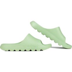Klapki damskie Coqui Lou. Zielone klapki damskie Coqui, bez wzorów, sportowe, bez obcasa, bez zapięcia. Za 79.00 zł.