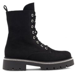 Trzewiki Jenny Fairy. Czarne botki damskie Jenny Fairy, bez wzorów, bez obcasa, na płaskiej podeszwie, bez zapięcia. Za 159.99 zł.