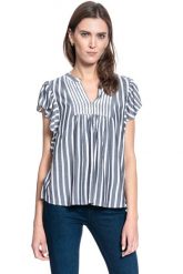 BLUZKA DAMSKA MUSTANG Enza Stripe Blouse 1009468 11696. Bluzki damskie Mustang, s, bez wzorów, bez kołnierzyka, bez ramiączek. W wyprzedaży za 39.99 zł.