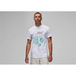 Koszulka sportowa męska Nike Air Jordan Brand Graphic Crew. Białe koszulki sportowe męskie Nike, m, bez wzorów, z bawełny, bez ramiączek. Za 248.00 zł.