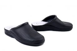 SANITAL FLEX 601 black, klapki męskie. Czarne klapki męskie Sanital-Flex, bez wzorów, ze skóry, bez zapięcia. Za 110.42 zł.