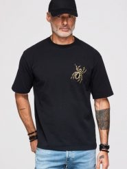 Koszulka męska z aplikacją pająka z kamieni i złotych koralików - czarna V1 - Rozmiar: M. Czarne t-shirty męskie Ombre Clothing, m, z aplikacjami, z bawełny, bez kołnierzyka, bez ramiączek. Za 279.99 zł.
