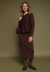 Brązowy Komplet Garsonka z Wiskozą Marynarka z Paskiem i Ołówkowa Spódnica Zaise. Brązowe marynarki i żakiety damskie Born2be, bez wzorów, z dzianiny, biznesowe, bez kołnierzyka, bez ramiączek. Za 219.99 zł.