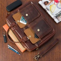 Torba męska skórzana na ramię laptopa duża ciemno-brązowa biznesowa Beltimore N02. Brązowe torby na laptopa damskie bez wzorów. Za 549.90 zł.