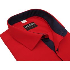 Czerwona koszula męska z granatowymi kontrastami Y02. Czerwone koszule męskie Modini Moda Męska, m, bez wzorów, z bawełny, wizytowe, bez kołnierzyka, bez ramiączek. Za 125.10 zł.
