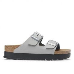 Klapki damskie Birkenstock Arizona Flex. Szare klapki damskie Birkenstock, na lato, bez wzorów, z jeansu, bez obcasa, bez zapięcia. Za 439.00 zł.
