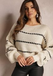 Jasnobeżowy Sweter z Szerokimi Bufiastymi Rękawami i Drobnym Wzorem Nigistis. Brązowe swetry nierozpinane damskie Renee, z aplikacjami, z dzianiny, casualowe, bez kołnierzyka, bez ramiączek. Za 69.99 zł.