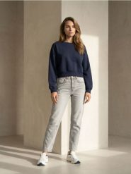 Bawełniane jeansy mom fit comfort z efektem sprania - szary. Szare jeansy damskie Sinsay, bez wzorów, z bawełny. Za 59.99 zł.