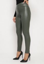 Ciemnozielone Legginsy z Ekoskóry z Wysokim Stanem i Imitacją Kieszeni Merievia. Zielone legginsy damskie Born2be, bez wzorów, z jeansu. Za 39.99 zł.