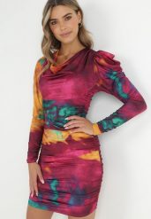 Fuksjowa Sukienka Tie-Dye z Bufiastym Rękawem Haki. Czerwone sukienki damskie Born2be, na co dzień, m, bez wzorów, eleganckie, bez kołnierzyka, bez ramiączek, mini, dopasowane. Za 169.99 zł.