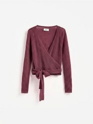 Sweter z wełną - mahoniowy. Brązowe swetry nierozpinane damskie Reserved, l, bez wzorów, z dzianiny, bez kołnierzyka, bez ramiączek. Za 159.99 zł.