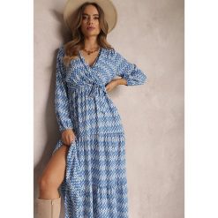 Niebieska Sukienka Rozkloszowana z Gumką w Pasie Kefem. Niebieskie sukienki damskie Renee, na spotkanie biznesowe, l, bez wzorów, z materiału, boho, bez kołnierzyka, bez ramiączek, maxi, kopertowe. Za 109.99 zł.