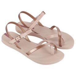 Sandały Ipanema Fashion sand Viii 82842 AR640 różowe. Czerwone sandały damskie bez wzorów, bez obcasa, bez zapięcia. Za 173.57 zł.