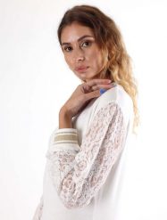 Bluza z zamek błyskawiczny na co dzień na siłownię. Białe bluzy damskie LEONE 1947 APPAREL, m, bez wzorów, z koronki, eleganckie, bez ramiączek, bez kaptura. Za 147.31 zł.