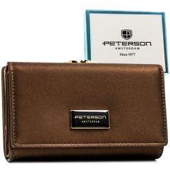 Portfel damski wykonany ze skóry naturalnej i ekologicznej w brązowym kolorze PTN PS108-HNL Peterson. Brązowe portfele damskie Peterson, ze skóry. Za 129.99 zł.