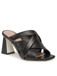 Pollini Klapki SA28117C1ITE0000 Czarny. Czarne klapki damskie Pollini, bez wzorów, ze skóry, bez obcasa, bez zapięcia. Za 1,299.00 zł.