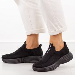 Czarne sportowe buty damskie Filippo Dtn7866/26. Czarne obuwie sportowe damskie Filippo, na lato, bez wzorów, z dresówki, bez zapięcia, trekkingowe. Za 119.00 zł.
