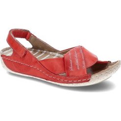 Czerwone Sandały Carinii Wygodne Skórzane Buty. Czerwone sandały damskie Carinii, bez wzorów, ze skóry, bez obcasa, bez zapięcia. Za 139.00 zł.