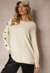 Jasnobeżowy Sweter z Wiskozą i Bawełną Ozdobiony Guzikami Ciavonne. Brązowe swetry nierozpinane damskie Renee, l, z aplikacjami, z bawełny, casualowe, bez kołnierzyka, bez ramiączek. Za 69.99 zł.