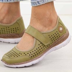 Miętowe skórzane półbuty damskie T.Sokolski 2922. Zielone półbuty damskie Sokolski, na jesień, bez wzorów, z jeansu, casualowe, z okrągłym noskiem, bez obcasa, na płaskiej podeszwie, bez zapięcia. Za 319.00 zł.