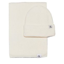 Zestaw Szalik i Czapka Calvin Klein Jeans. Czapki damskie Calvin Klein Jeans, bez wzorów, z jeansu. Za 299.99 zł.