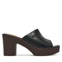 Klapki Lasocki. Czarne klapki damskie Lasocki, bez wzorów, bez obcasa, bez zapięcia. Za 169.99 zł.