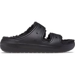 Klapki Crocs Classic Cozzzy Sandal. Czarne klapki damskie Crocs, bez wzorów, sportowe, bez obcasa, bez zapięcia. Za 219.99 zł.