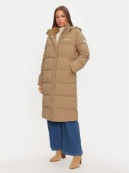 Guess Płaszcz zimowy W4BL26 WGII2 Beżowy Regular Fit. Brązowe płaszcze damskie Guess, na zimę, xl, z aplikacjami, z syntetyku, bez kołnierzyka, bez kaptura. Za 949.99 zł.