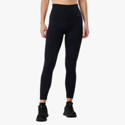 Długie legginsy treningowe damskie Swedemount Core High Waist szybkoschnące. Czarne bielizna sportowa damska SWEDEMOUNT, bez wzorów, z tkaniny. W wyprzedaży za 147.00 zł.