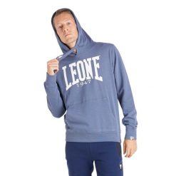 Męska bluza z kapturem Leone 1947 Apparel. Niebieskie bluzy męskie LEONE 1947 APPAREL, l, bez wzorów, z tkaniny, sportowe, bez ramiączek, z kapturem. W wyprzedaży za 139.75 zł.