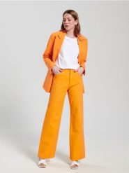 Jeansy wide leg high waist - pomarańczowy. Brązowe jeansy damskie Sinsay, bez wzorów, z bawełny, z podwyższonym stanem. W wyprzedaży za 35.99 zł.