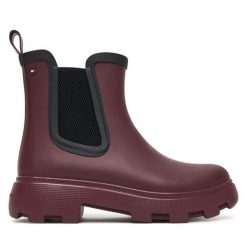 Kalosze Tommy Hilfiger. Czerwone kalosze damskie Tommy Hilfiger, bez wzorów, bez zapięcia. Za 329.99 zł.
