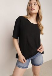 Czarny Minimalistyczny T-shirt z Teksturowanej Tkaniny z Bawełną Shinost. Czarne t-shirty damskie Born2be, plus size, bez wzorów, z bawełny, biznesowe, bez kołnierzyka, bez ramiączek. Za 59.99 zł.