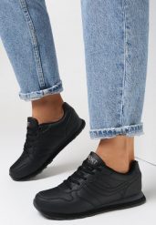 Czarne Buty Sportowe Laodosa. Czarne obuwie sportowe damskie Born2be, z aplikacjami, ze skóry, bez zapięcia. Za 74.99 zł.