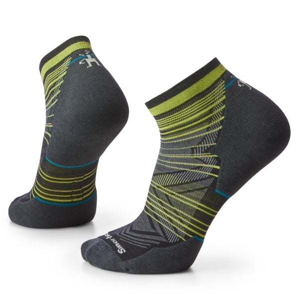 Skarpety Biegowe Męskie Smartwool Run Targeted Cushion Pattern Ankle Socks. Żółte skarpety męskie Smartwool, bez wzorów, z wełny. Za 101.99 zł.