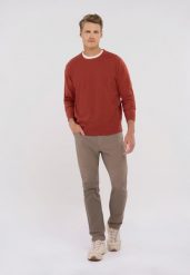 Lekki sweter S-RADO. Brązowe swetry męskie Volcano, m, bez wzorów, z bawełny, klasyczne, bez kołnierzyka, bez ramiączek. Za 139.99 zł.