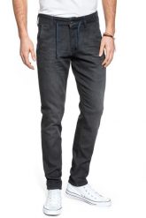 SPODNIE MĘSKIE MUSTANG RelaXed Chino 1010121 4000 983. Eleganckie spodnie męskie Mustang, bez wzorów, z jeansu. W wyprzedaży za 89.99 zł.