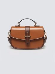 Torebka damska do ręki z dodatkowym paskiem brązowa Zahradi 803. Brązowe torebki do ręki damskie BIG STAR, bez wzorów, bez dodatków. Za 179.99 zł.