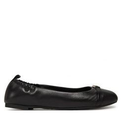 Baleriny MICHAEL Michael Kors. Czarne balerinki damskie MICHAEL Michael Kors, bez wzorów, bez obcasa, bez zapięcia. Za 279.99 zł.