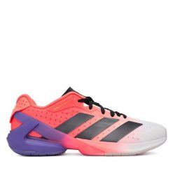 Buty halowe adidas. Czerwone buty sportowe męskie Adidas, bez wzorów, bez zapięcia. Za 649.99 zł.