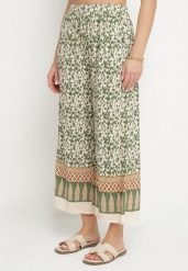 Zielone Bawełniane Spodnie z Wysokim Stanem o Długości 7/8 ze Wzorem Boho Lisavinea. Zielone spodnie materiałowe damskie Born2be, z aplikacjami, z bawełny, boho, z podwyższonym stanem. Za 29.99 zł.